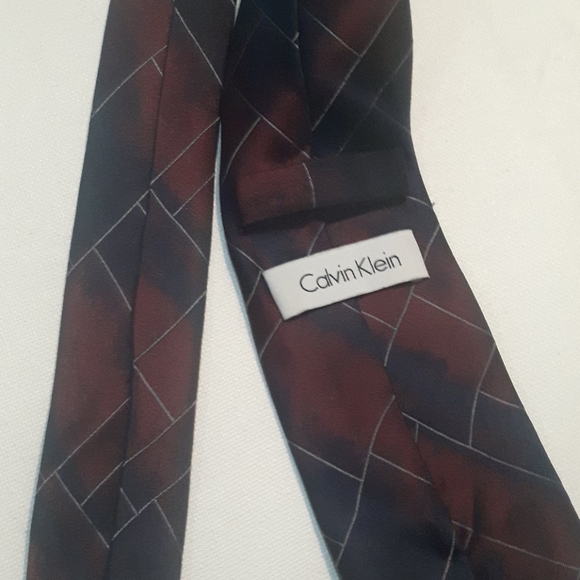 Calvin Klein diamond pattern silk tie - Picture 4 of 7